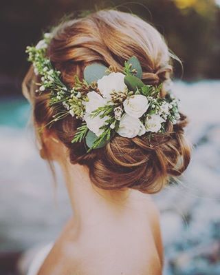 Penteados de noiva com Flores - Casamento no campo - Vamos Casar